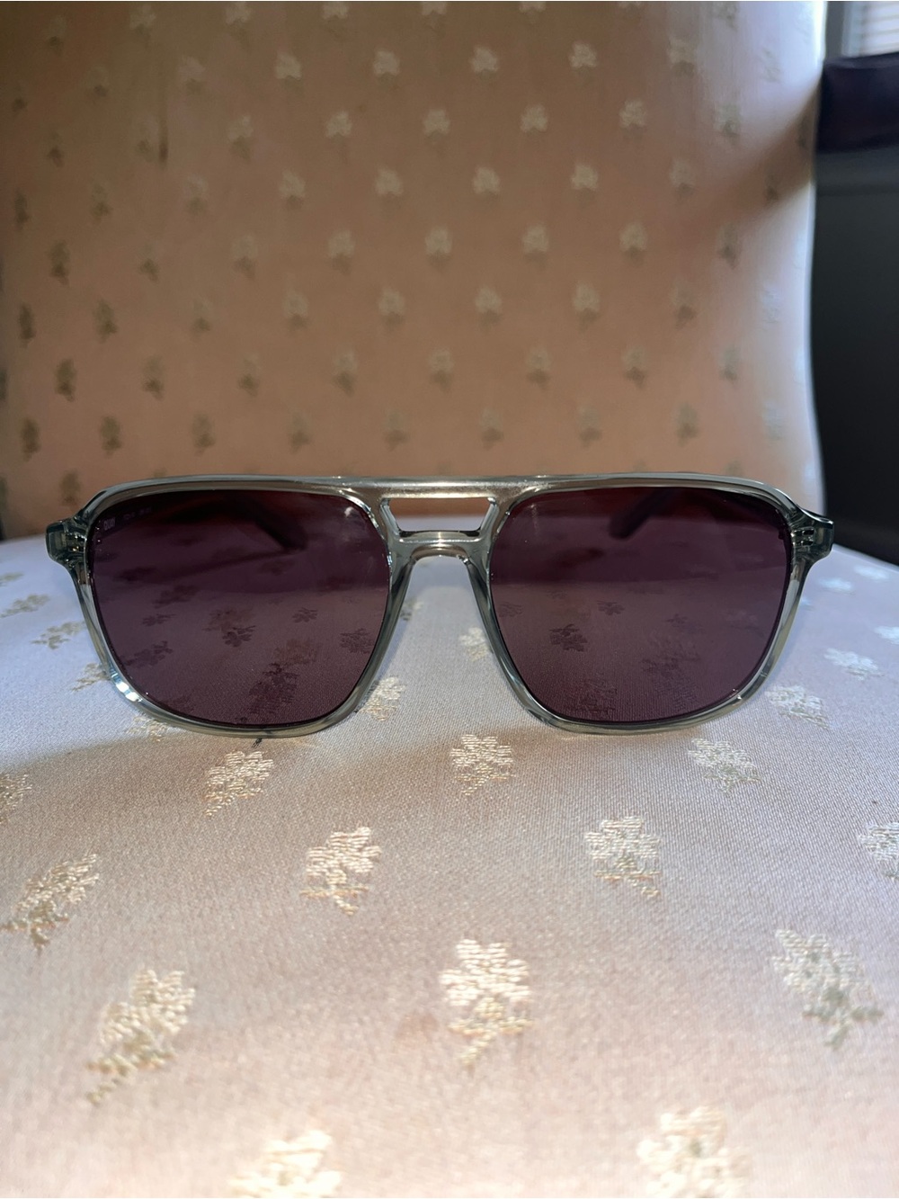 Quay On The Fly sunglasses excellent condition